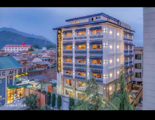 Srinagar Hotel
